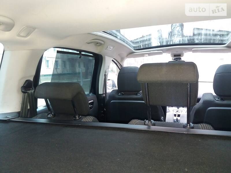 Мінівен Peugeot 5008 2011 в Мелітополі