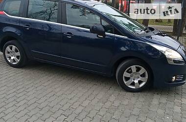 Мінівен Peugeot 5008 2010 в 