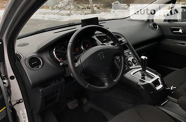 Мінівен Peugeot 5008 2010 в 
