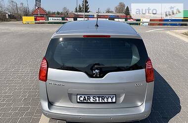 Мінівен Peugeot 5008 2011 в 