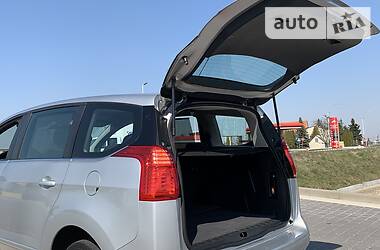 Мінівен Peugeot 5008 2011 в 