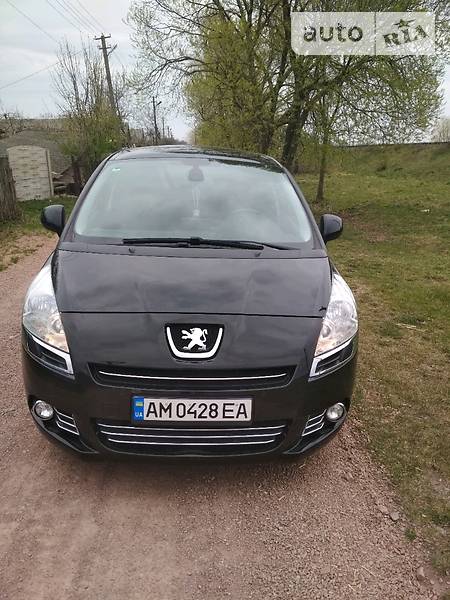 Мінівен Peugeot 5008 2010 в Черняхові