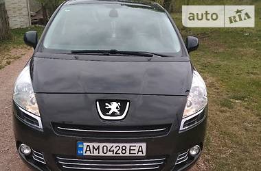 Мінівен Peugeot 5008 2010 в Черняхові