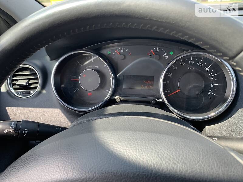 Мінівен Peugeot 5008 2010 в Стрию