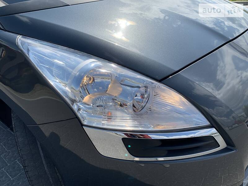 Мінівен Peugeot 5008 2010 в Стрию