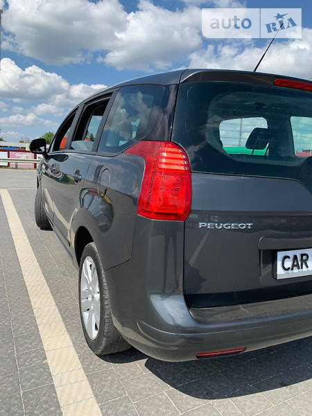 Мінівен Peugeot 5008 2010 в Стрию