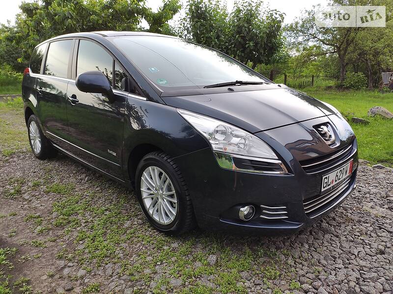 Мінівен Peugeot 5008 2013 в 