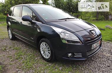 Мінівен Peugeot 5008 2013 в 