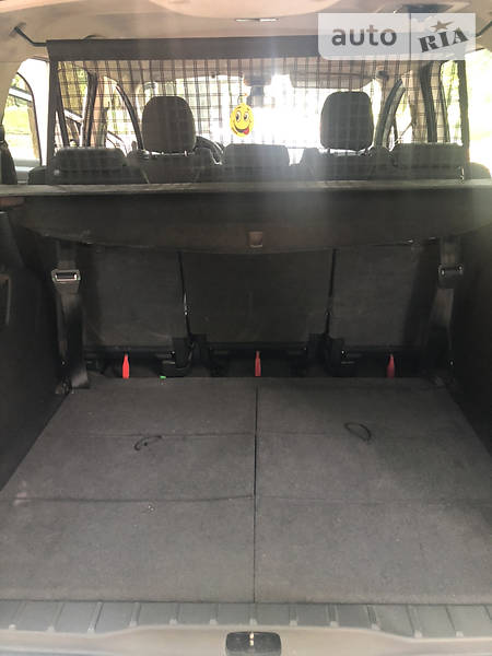 Універсал Peugeot 5008 2015 в Чернівцях