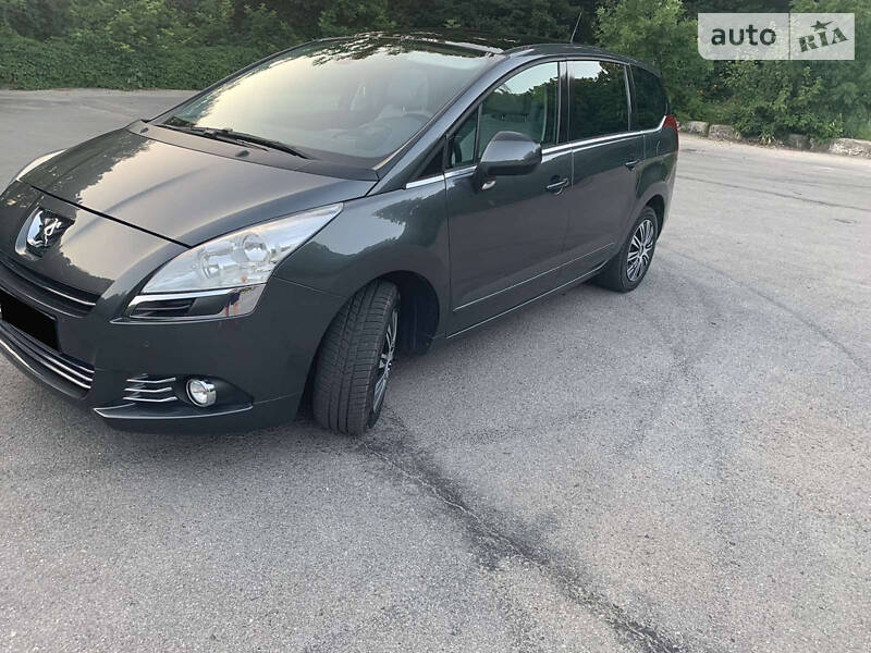 Універсал Peugeot 5008 2010 в Полтаві