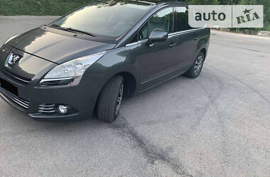 Универсал Peugeot 5008 2010 в Полтаве