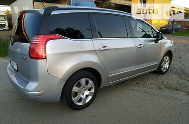 Универсал Peugeot 5008 2011 в Львове