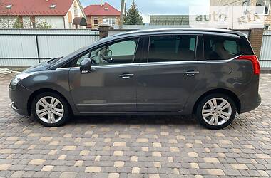 Минивэн Peugeot 5008 2011 в Черновцах