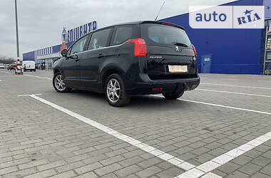 Универсал Peugeot 5008 2012 в Дубно