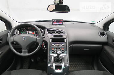 Универсал Peugeot 5008 2011 в Киеве