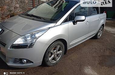 Микровэн Peugeot 5008 2010 в Тячеве