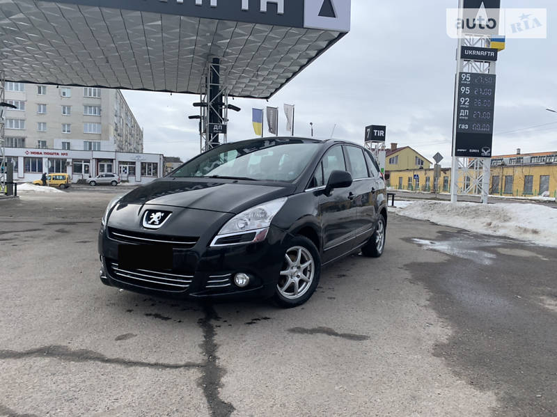 Универсал Peugeot 5008 2012 в Дубно