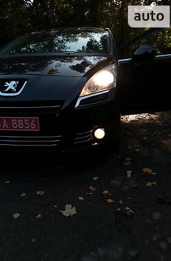 Мінівен Peugeot 5008 2012 в Києві