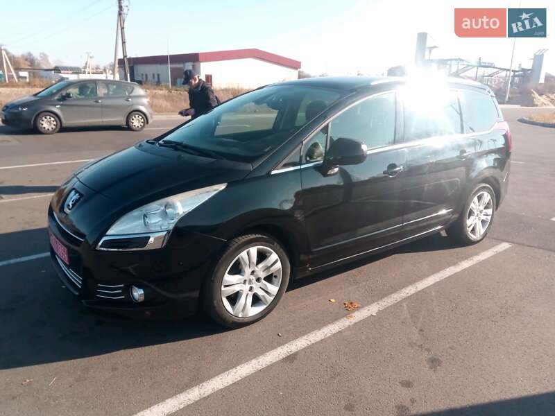 Мінівен Peugeot 5008 2012 в Києві