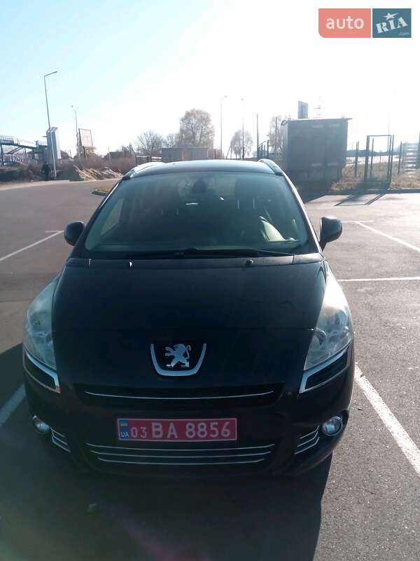 Мінівен Peugeot 5008 2012 в Києві