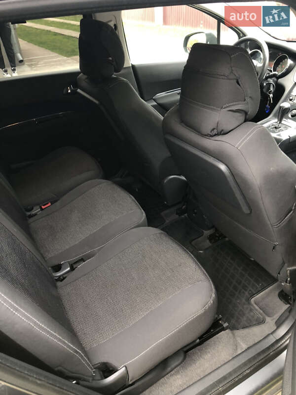 Микровэн Peugeot 5008 2011 в Калуше