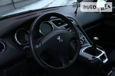 Минивэн Peugeot 5008 2010 в Дрогобыче