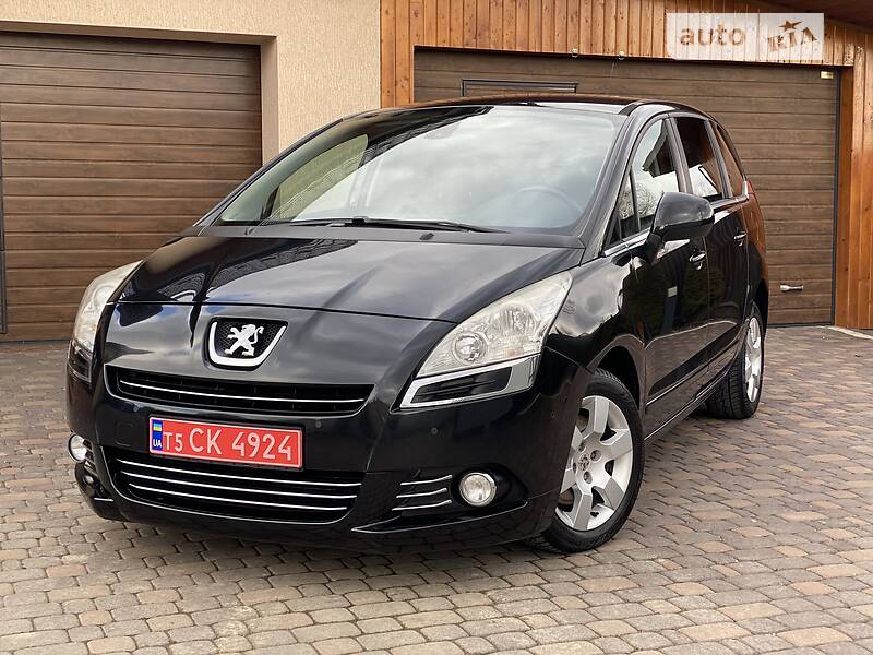 Мінівен Peugeot 5008 2012 в Чернівцях