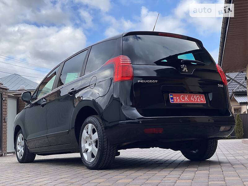 Мінівен Peugeot 5008 2012 в Чернівцях
