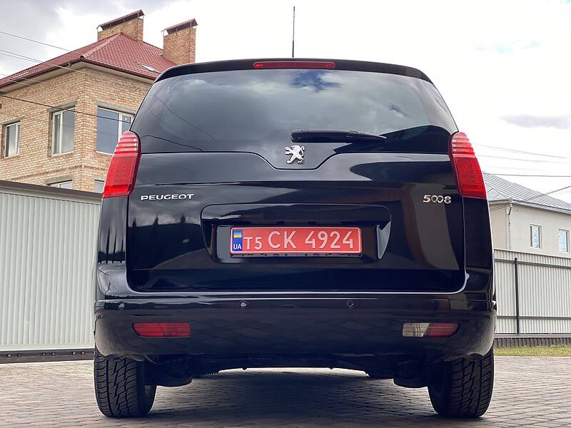 Мінівен Peugeot 5008 2012 в Чернівцях