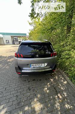 Позашляховик / Кросовер Peugeot 5008 2018 в Чернівцях