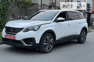 Внедорожник / Кроссовер Peugeot 5008 2017 в 