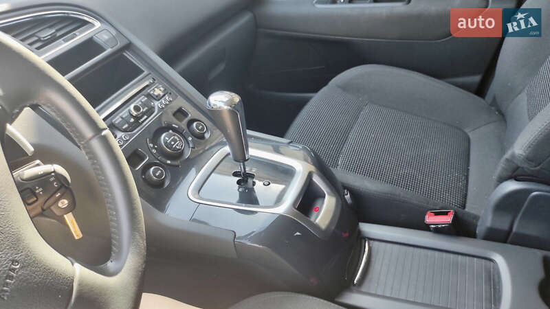 Минивэн Peugeot 5008 2013 в Луцке фото 7 Минивэн Peugeot 5008 2013 в Луцке