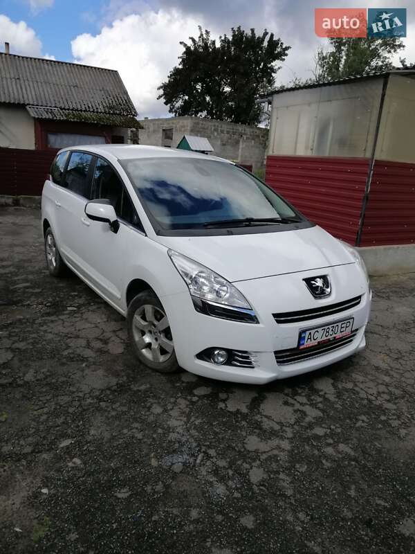 Мінівен Peugeot 5008 2012 в Львові