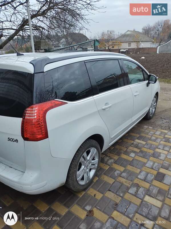 Peugeot 5008 2011