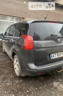 Мікровен Peugeot 5008 2013 в Снятині