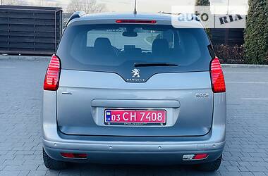 Минивэн Peugeot 5008 2016 в 