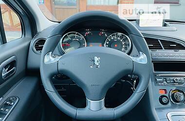 Минивэн Peugeot 5008 2016 в 