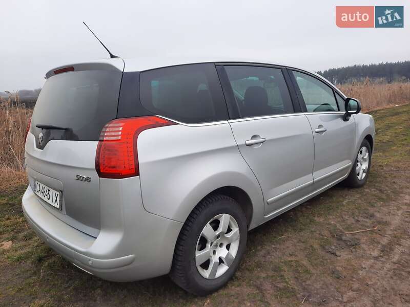 Мінівен Peugeot 5008 2011 в Черкасах