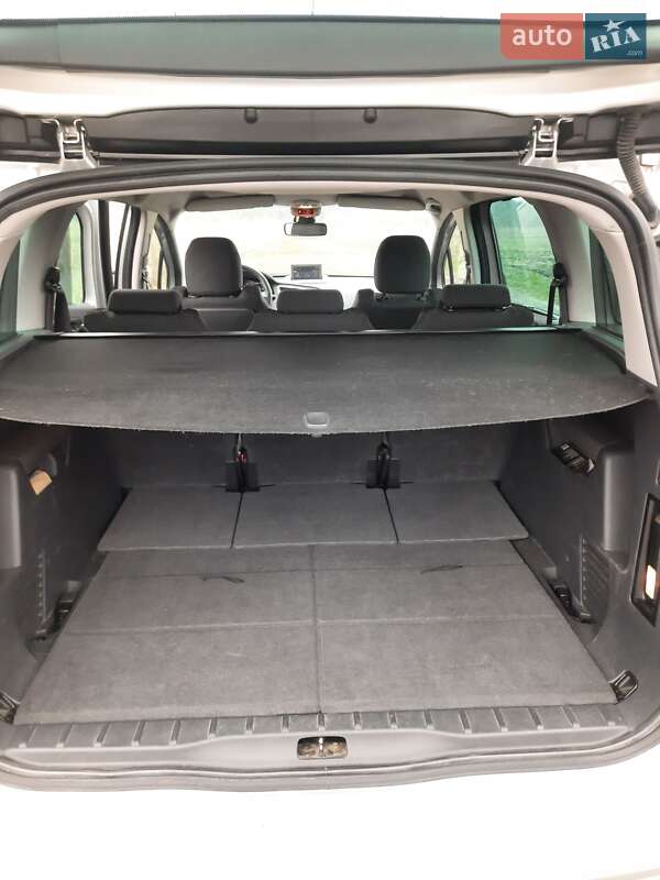 Мінівен Peugeot 5008 2011 в Черкасах