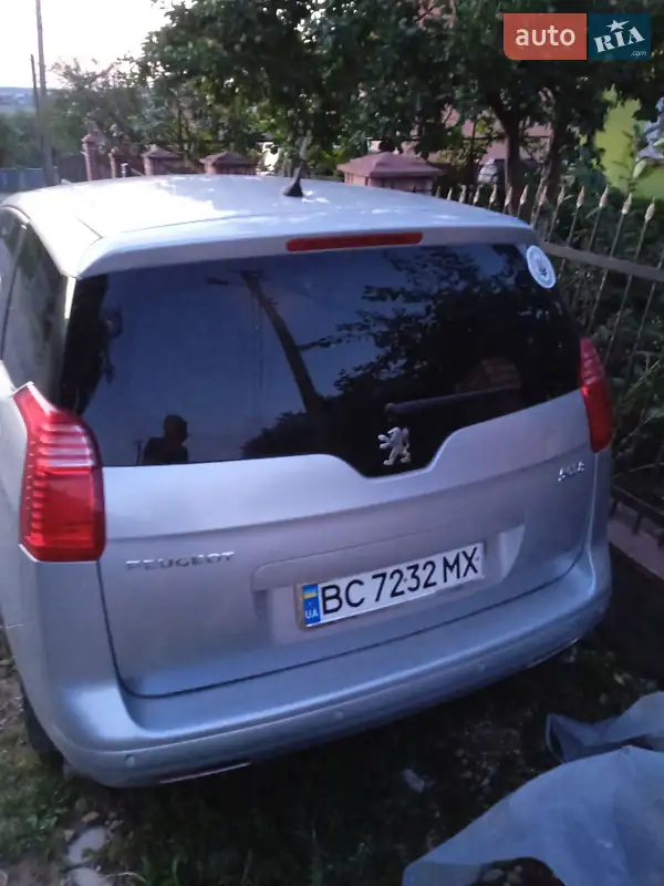 Универсал Peugeot 5008 2013 в 