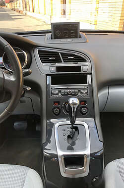 Мікровен Peugeot 5008 2013 в 
