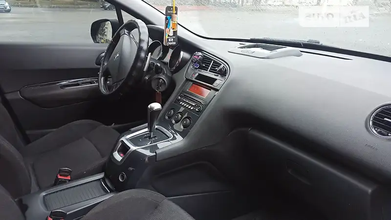 Мікровен Peugeot 5008 2010 в 