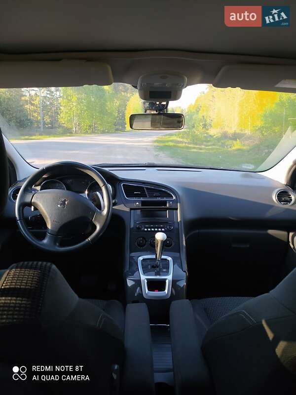 Мікровен Peugeot 5008 2009 в Сарнах