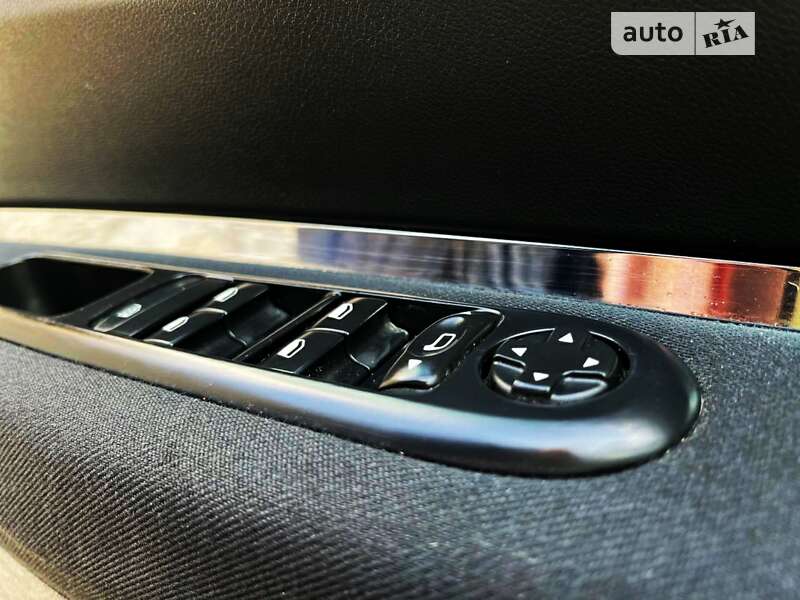 Микровэн Peugeot 5008 2016 в Днепре