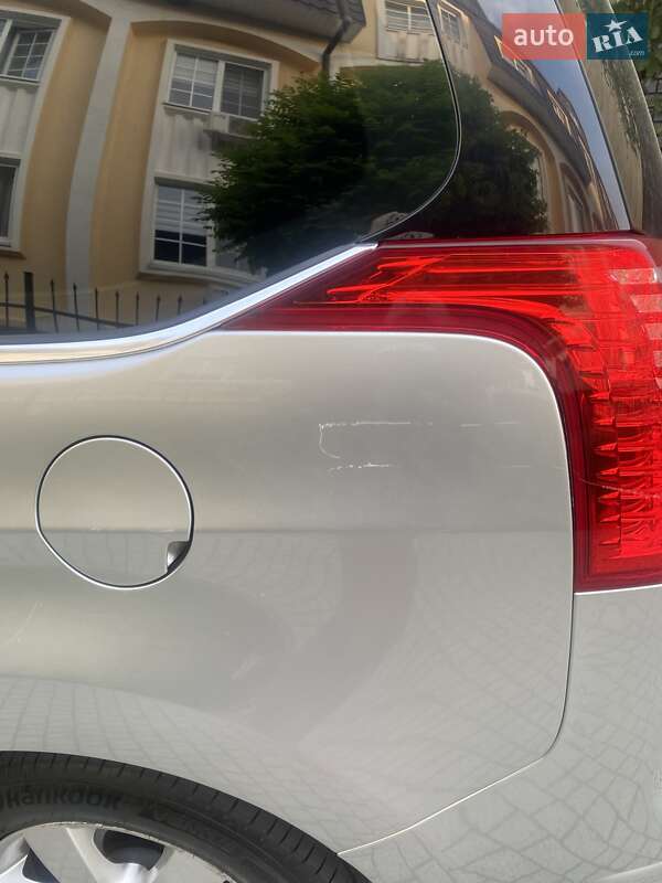 Мікровен Peugeot 5008 2011 в Стрию