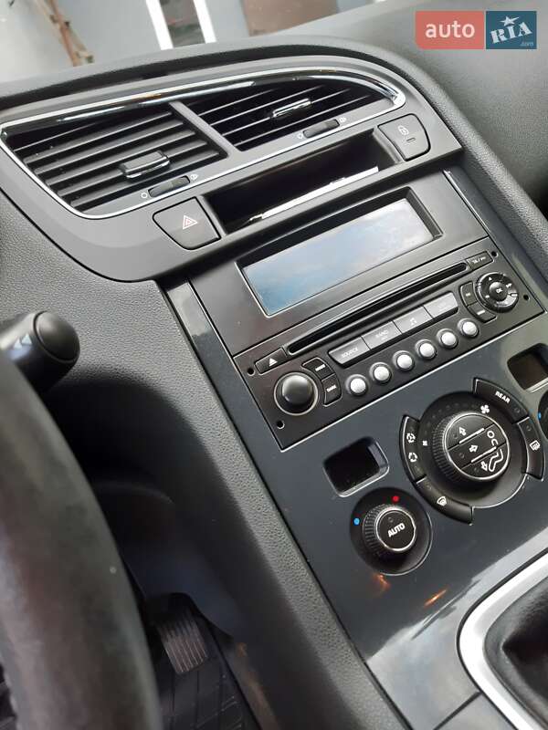 Мікровен Peugeot 5008 2010 в Теребовлі