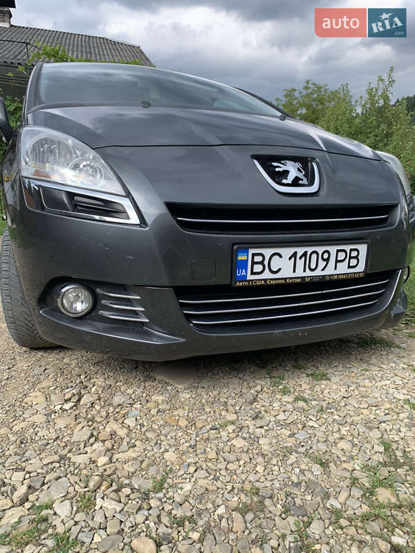 Микровэн Peugeot 5008 2011 в Старом Самборе