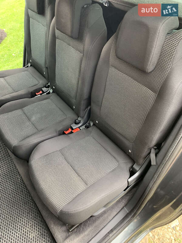 Микровэн Peugeot 5008 2011 в Старом Самборе