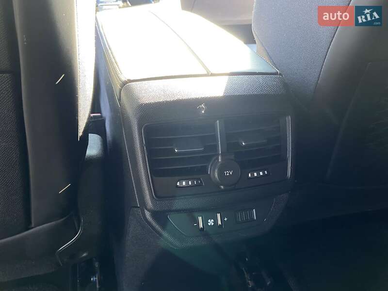 Позашляховик / Кросовер Peugeot 5008 2017 в Львові фото 11 Позашляховик / Кросовер Peugeot 5008 2017 в Львові