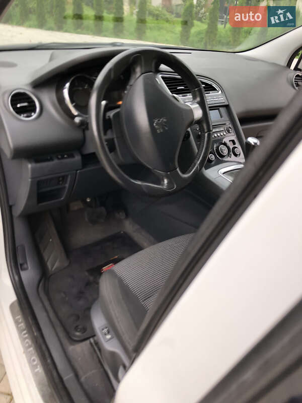 Мікровен Peugeot 5008 2010 в Дрогобичі
